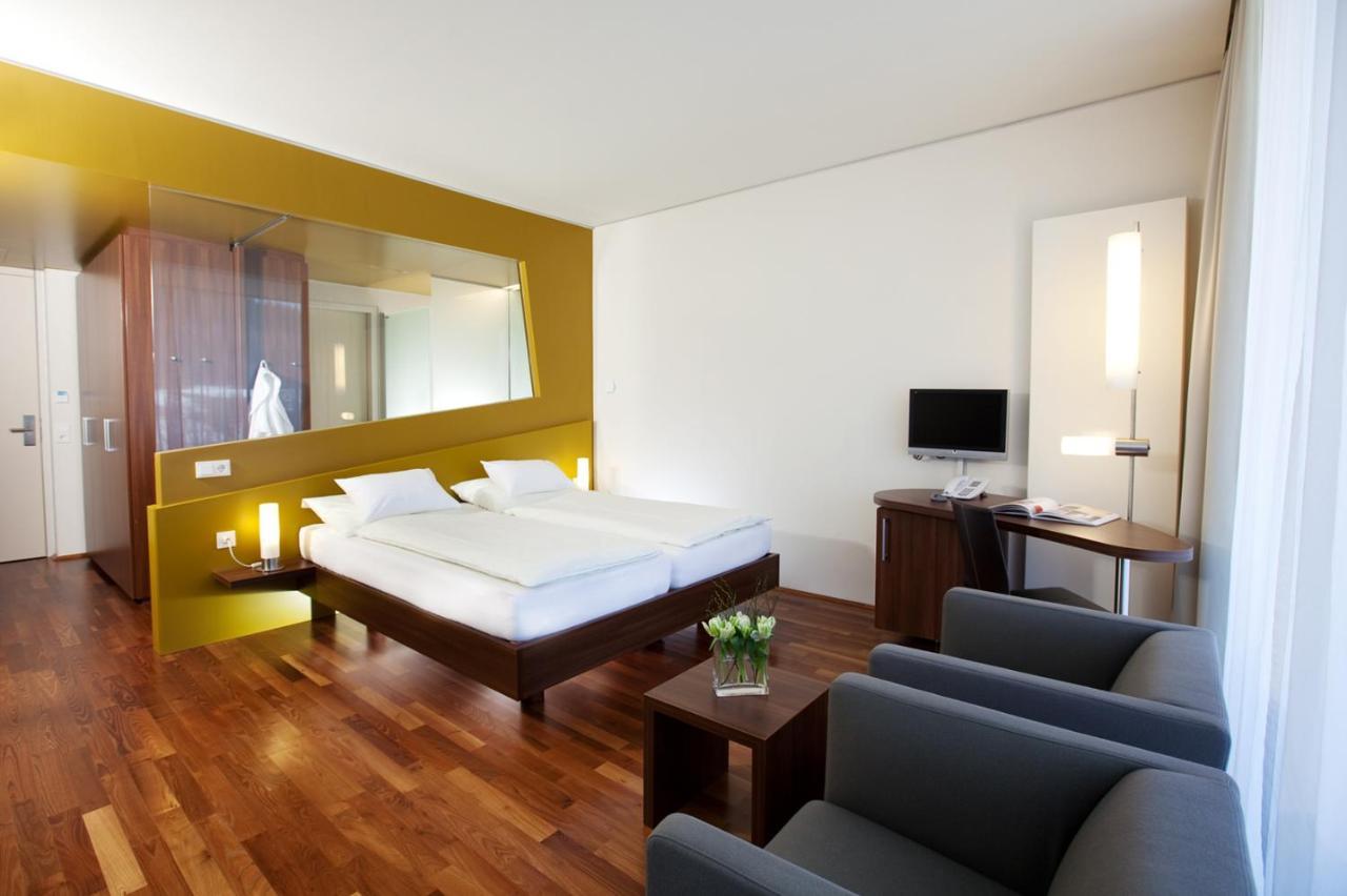 Spa Hotel Bruendl บาด ลีออนเฟลเดน ภายนอก รูปภาพ