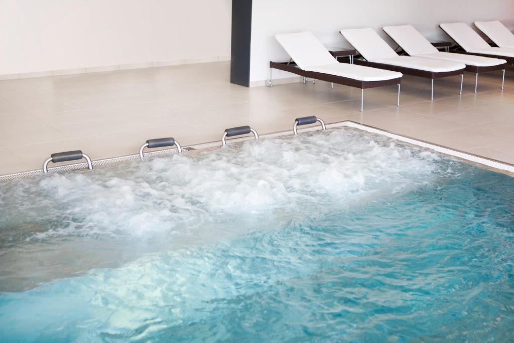 Spa Hotel Bruendl บาด ลีออนเฟลเดน ภายนอก รูปภาพ