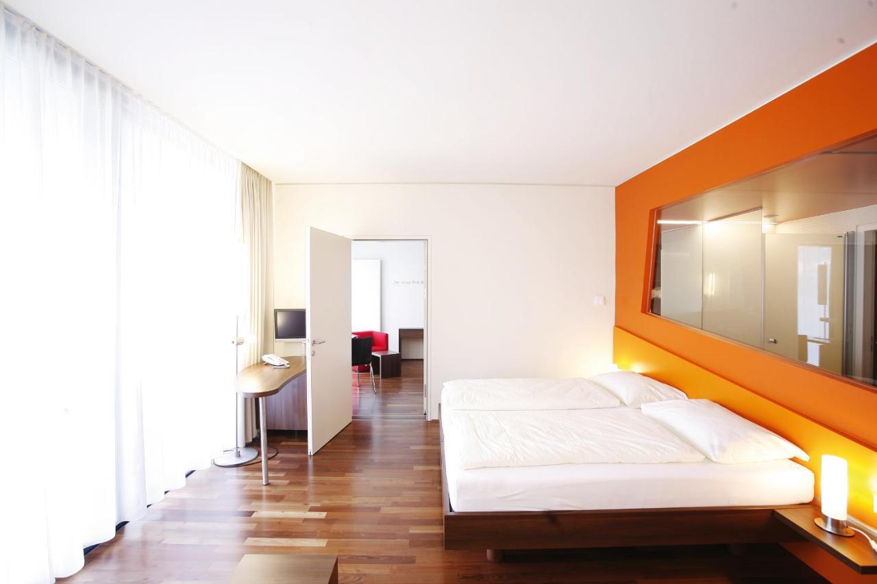 Spa Hotel Bruendl บาด ลีออนเฟลเดน ภายนอก รูปภาพ
